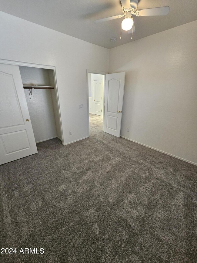 Building Photo - 2600 E Springfield Pl