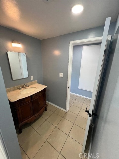 Building Photo - 2144 E Poppy St