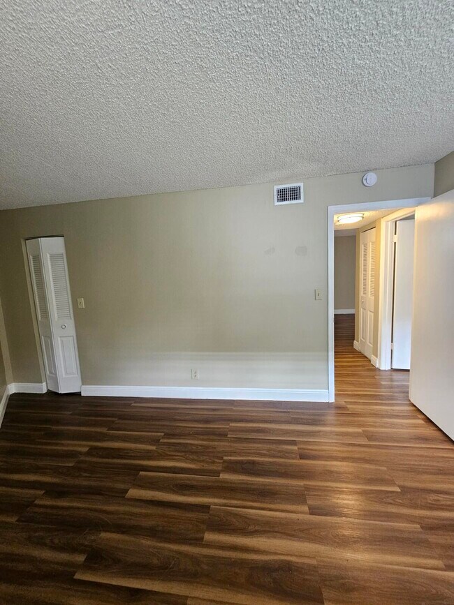 Building Photo - 2000 N Congress Ave