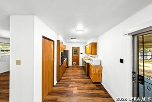 Building Photo - 145 Valley Oak Dr