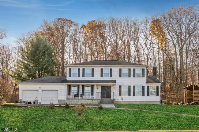 Building Photo - 18 Lisa Dr