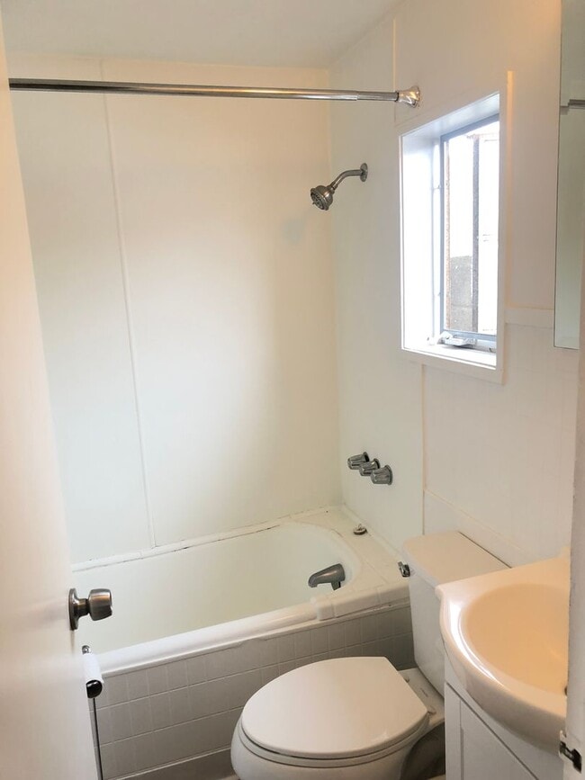 Building Photo - Wightman