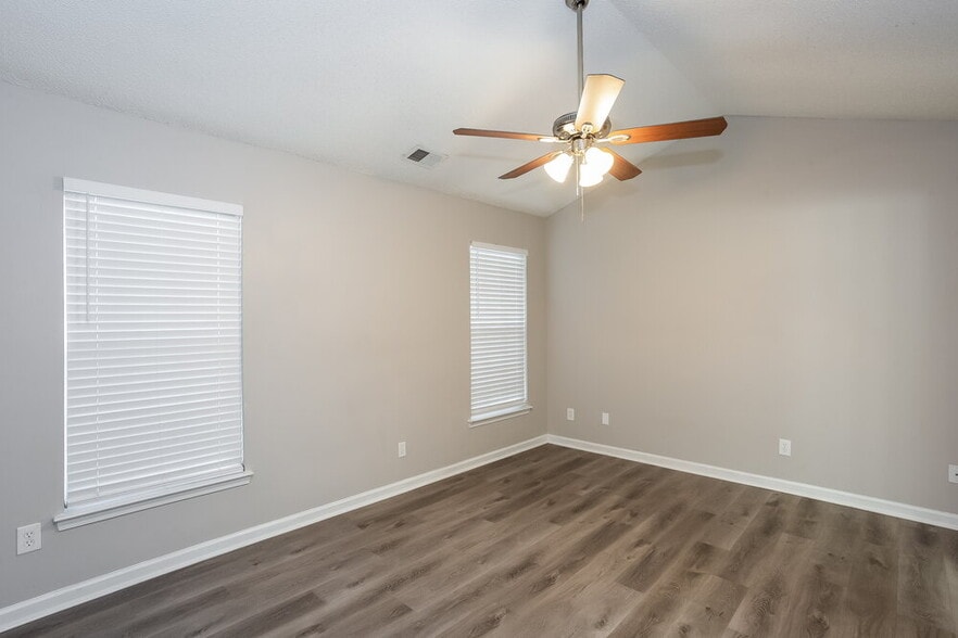 Building Photo - 10316 Gold Pan Rd