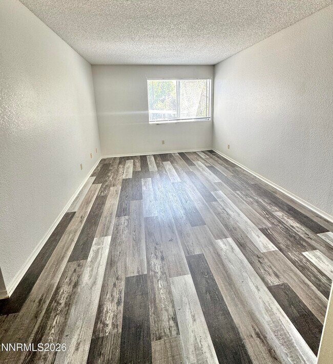 Building Photo - 2519 Sunny Slope Dr