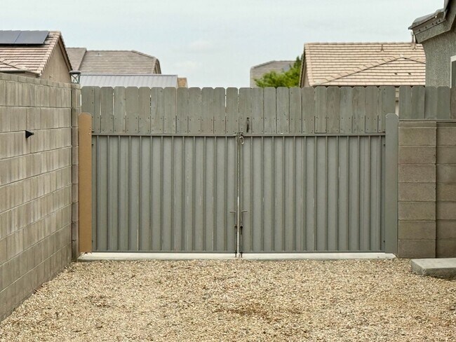 Building Photo - Stylish 3BR Home in Cerbat Vistas | Split Floor Plan, Covered Patio & 2-Car Garage!