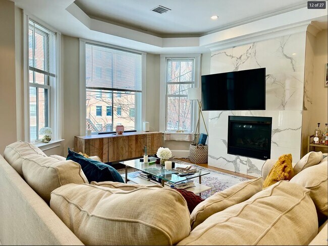 Building Photo - 470 Green St