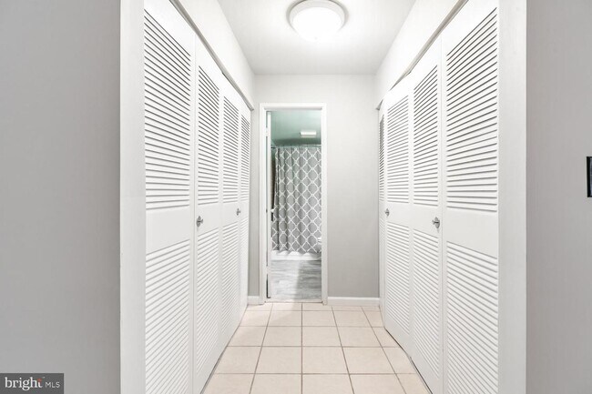 Building Photo - 7802 Dassett Ct