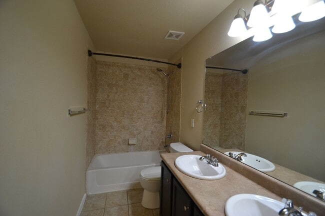 Building Photo - Beautiful Home Near Woodmen & Black Forest