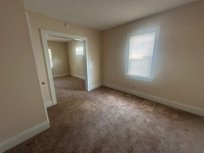 Building Photo - 85 Landers Ave