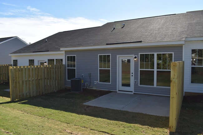 Building Photo - 554 Hardy Pt
