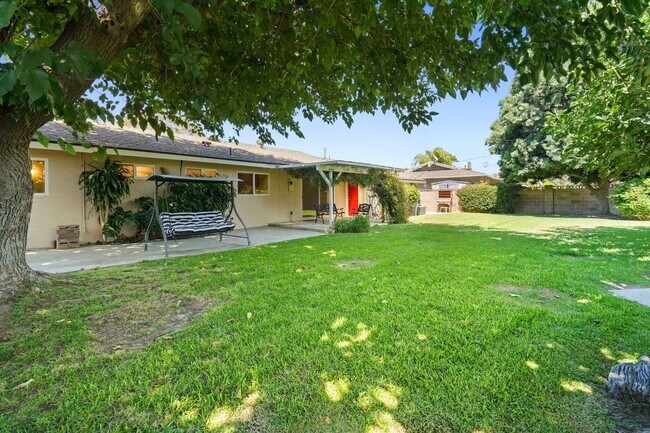 Building Photo - 3534 Hearst Dr