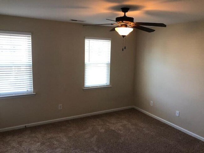 Building Photo - 105 Justice Farm Dr
