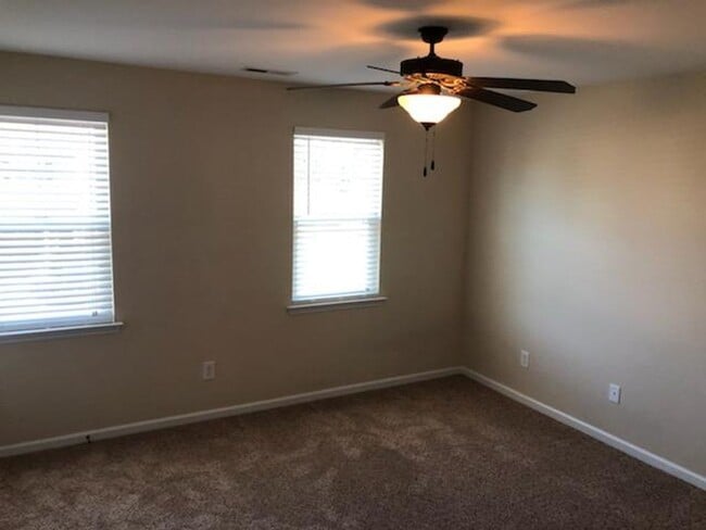 Building Photo - 2 bedroom, 2.5 bath townhouse in Sneads Ferry Justice Farm Townhome community