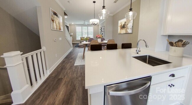 Building Photo - 17014 Fairmount Way