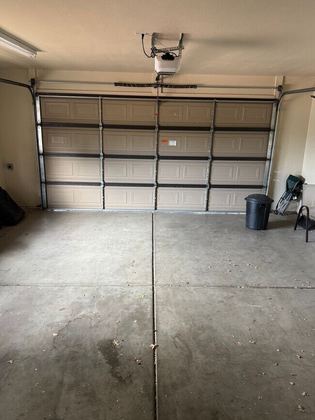 Building Photo - 3 Bed 2 Bath- Flagstaff