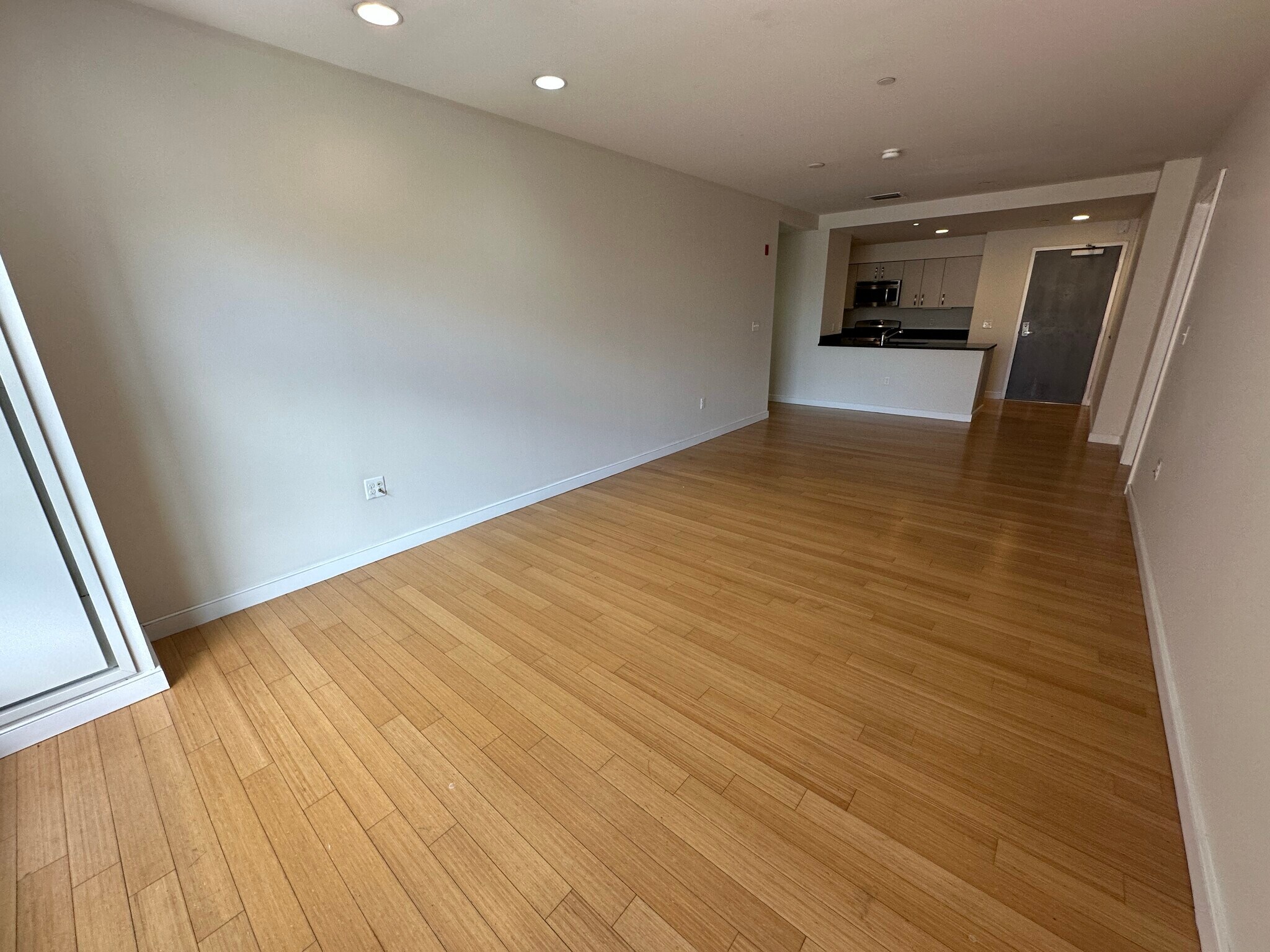 Building Photo - 599 Albany St