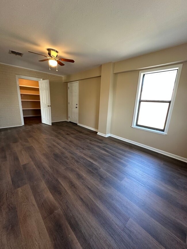 Building Photo - Newly renovated 3 bedroom 2 bath in East Houma