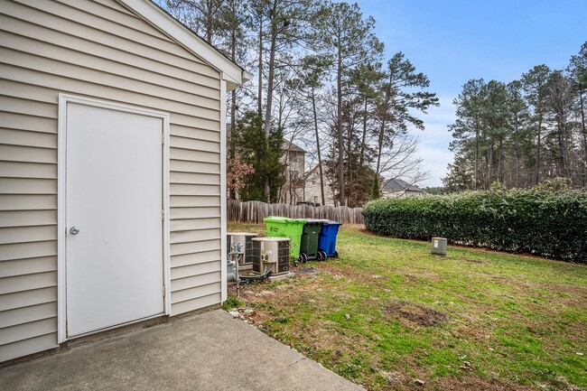 Building Photo - Cute and cozy townhome in Camden Park