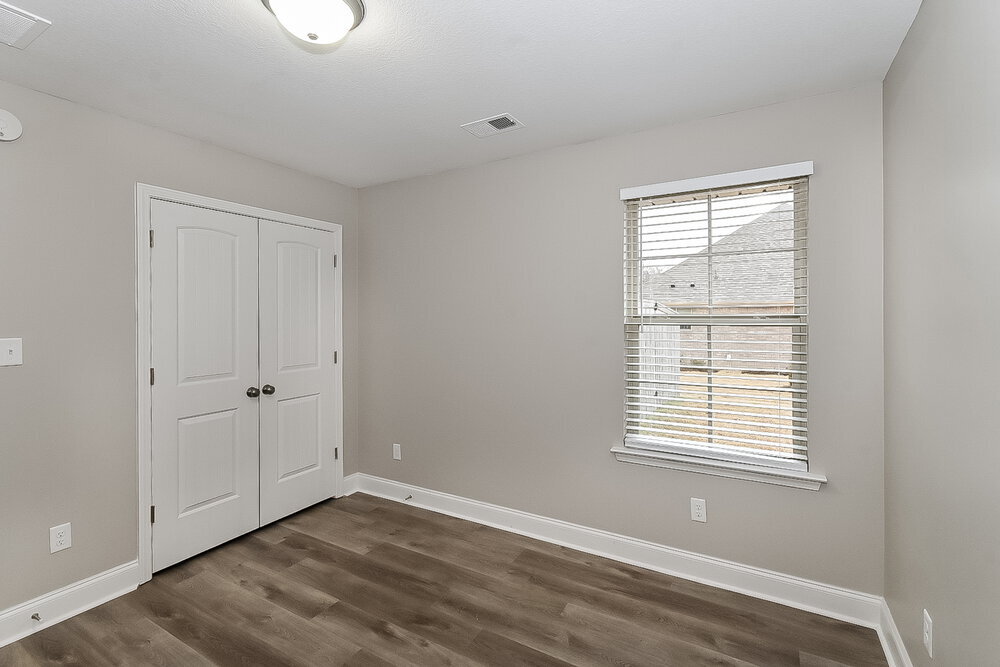 Building Photo - 8679 Courtly Cir S