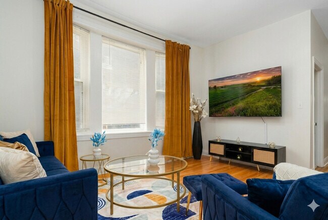 Building Photo - 2721 W Congress Pkwy