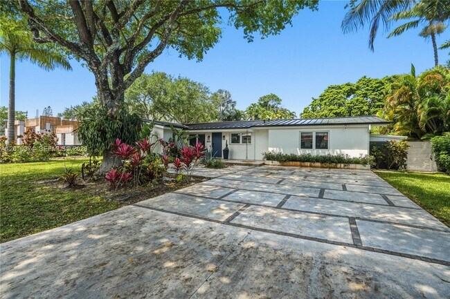 Building Photo - 7830 SW 53rd Pl