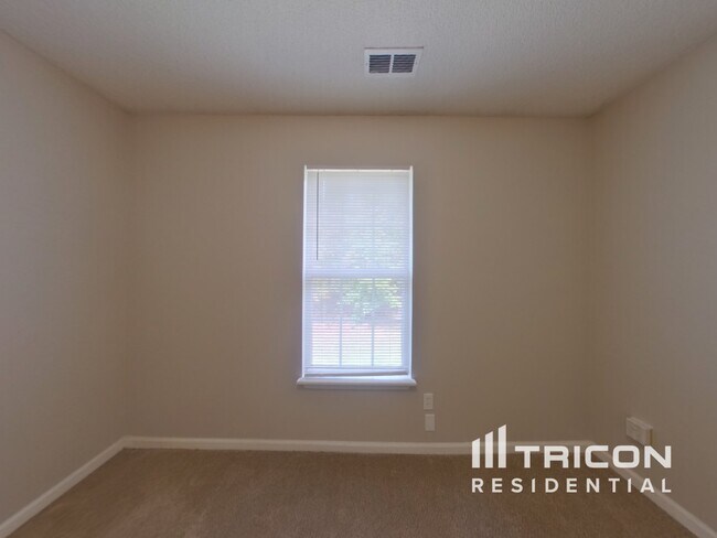 Building Photo - 13113 Woodland Farm Dr