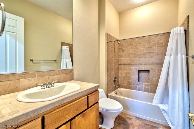 Building Photo - 3 Regent Park Ct