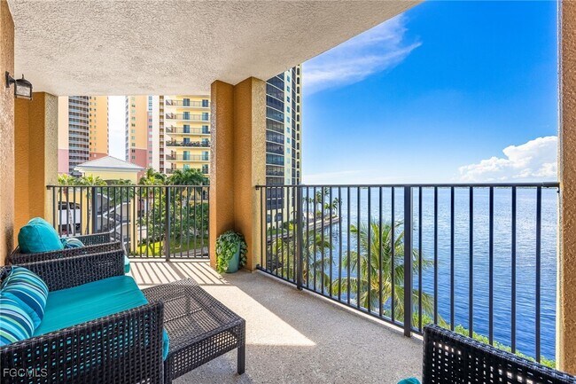 Building Photo - 2825 Palm Beach Blvd