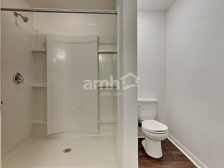 Building Photo - 1741 Chatham Grn