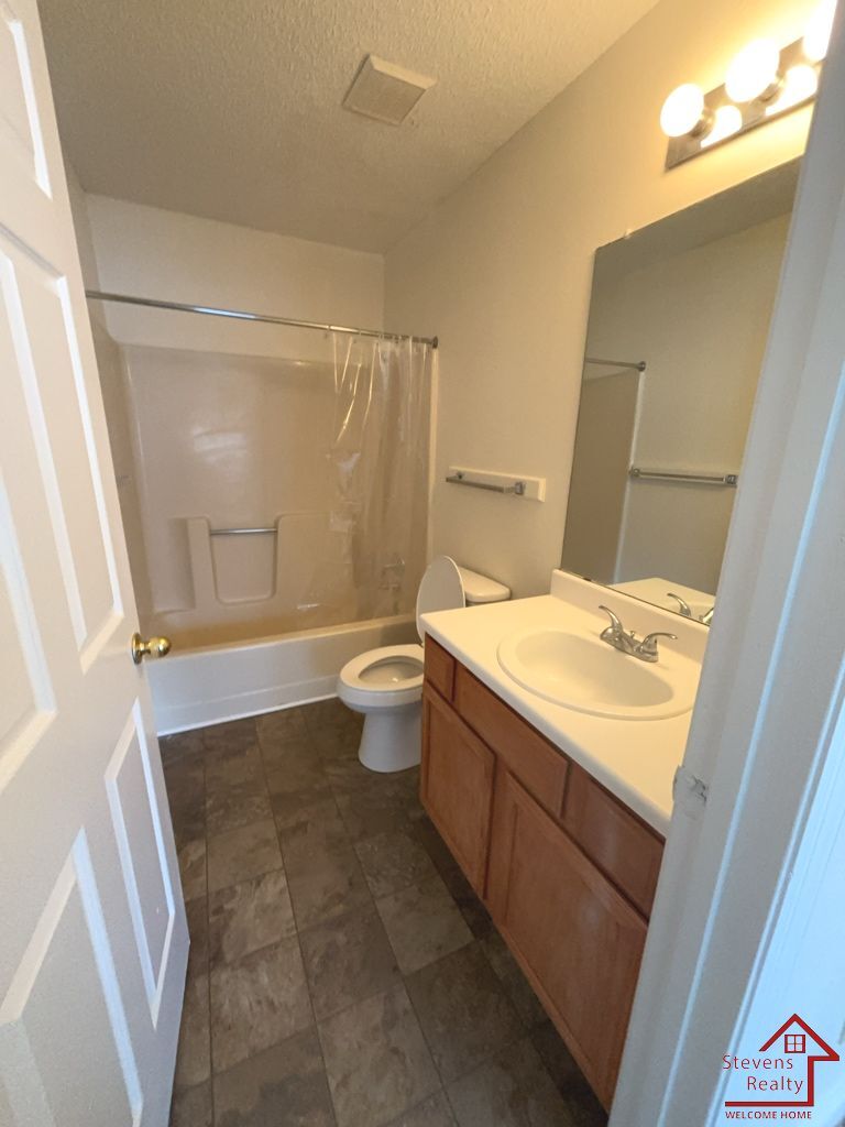 Building Photo - 430 Oriole Dr