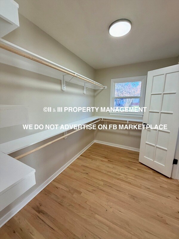 Building Photo - 9209 Hayes Dr