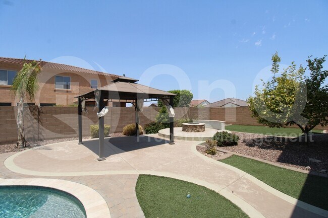 Building Photo - 12908 W Sierra Vista Dr