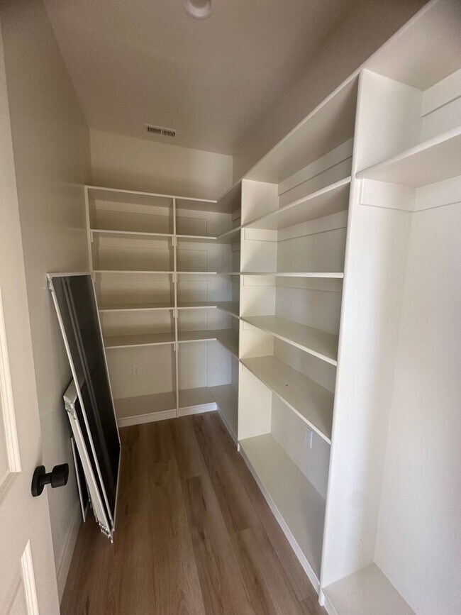 Building Photo - Beautiful New 4 Bedroom Home in Cedar City!