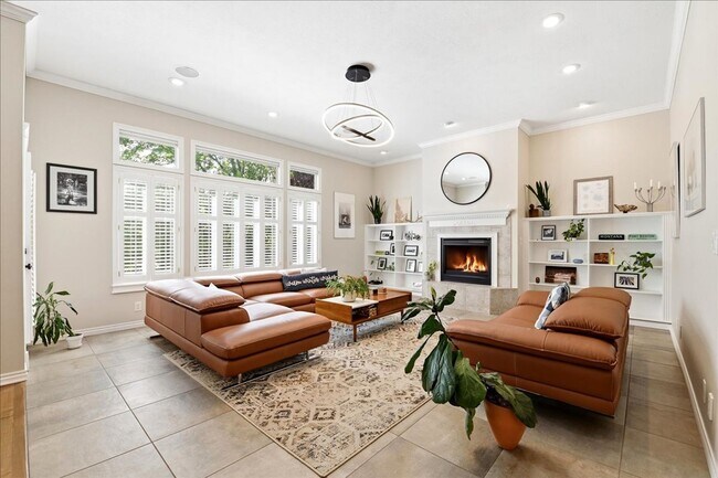 Building Photo - Luxury Living in Southeast Boise, 3-Car Garage, Hot Tub & Flexible Bonus Loft & Private/Secure Wo...