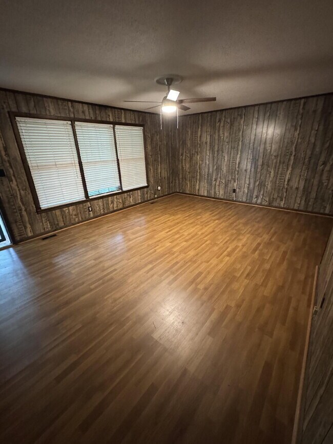 Building Photo - "Charming 3-Bedroom Home with 2 Full Baths in Rainsville – 1,410 Sq. Ft. of Cozy Comfort!"