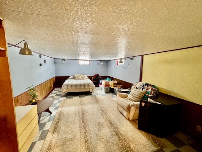 Building Photo - 325 Kishwaukee Dr