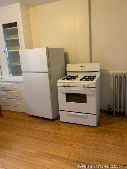 Building Photo - 14 Centre St