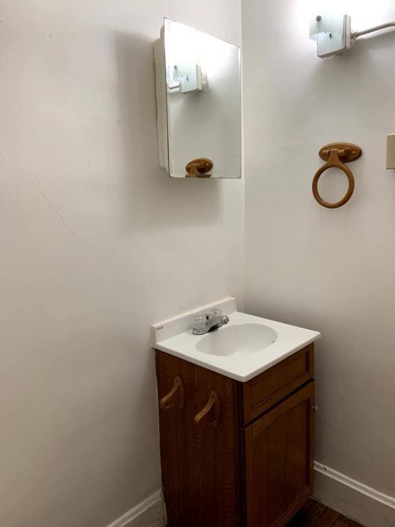 Building Photo - 204 1/2 Cedar St