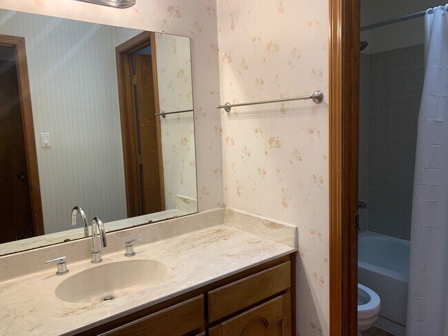 Building Photo - Heritage Hills Rental