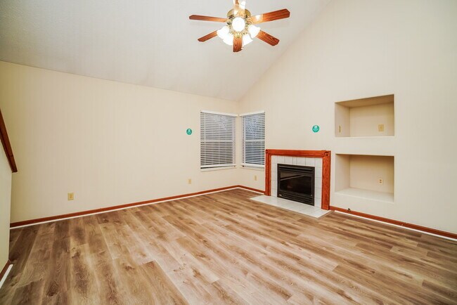 Building Photo - 6150 Kensington Glen Dr