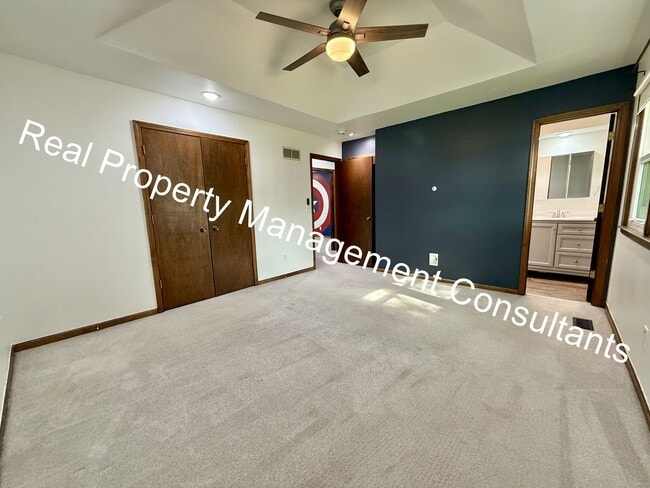 Building Photo - Spacious 4 Bedroom Home with Modern Comforts
