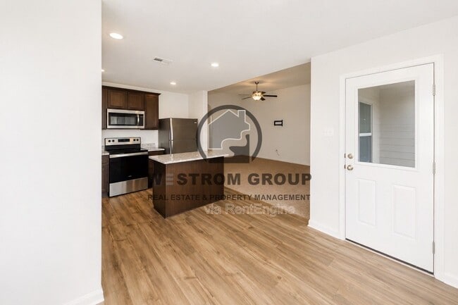 Building Photo - 104 Bovine Dr