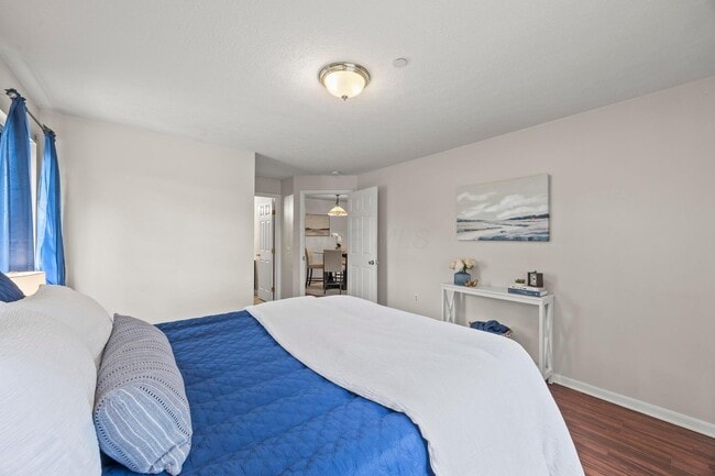Building Photo - 6823 Meadow Creek Dr