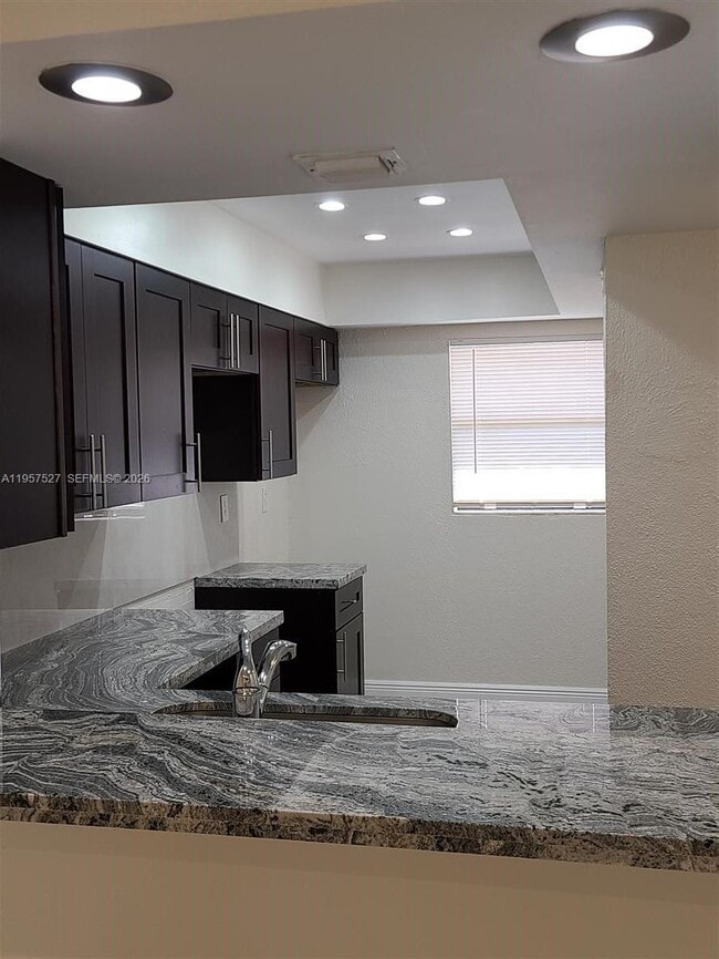 Building Photo - 4020 Del Rio Way