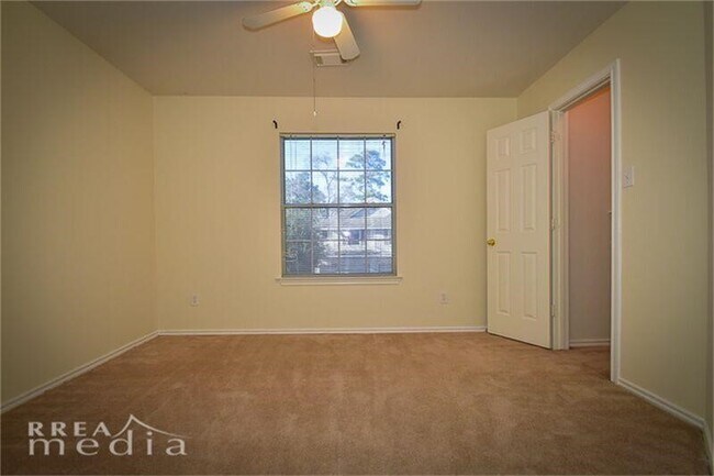 Building Photo - 2923 Loganberry Park Ln