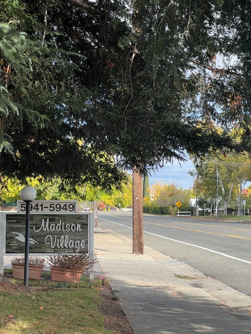 Building Photo - 5941 Main Ave