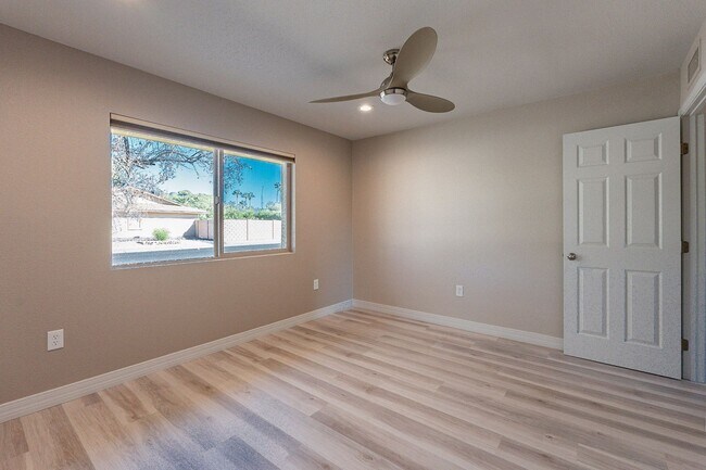 Building Photo - Modern Updated Home in Gated Community of ...