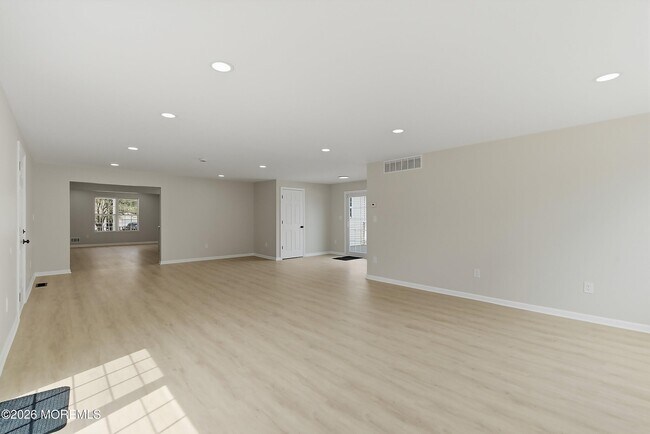 Building Photo - 821 Bunnell St