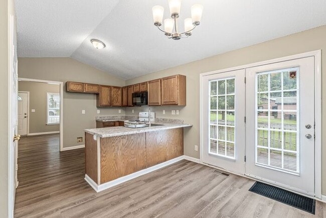 Building Photo - Welcome to this charming 4 bedroom, 2 bathroom home located in Greensboro, NC.