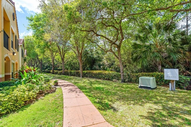 Building Photo - 10336 Fox Trail Rd S